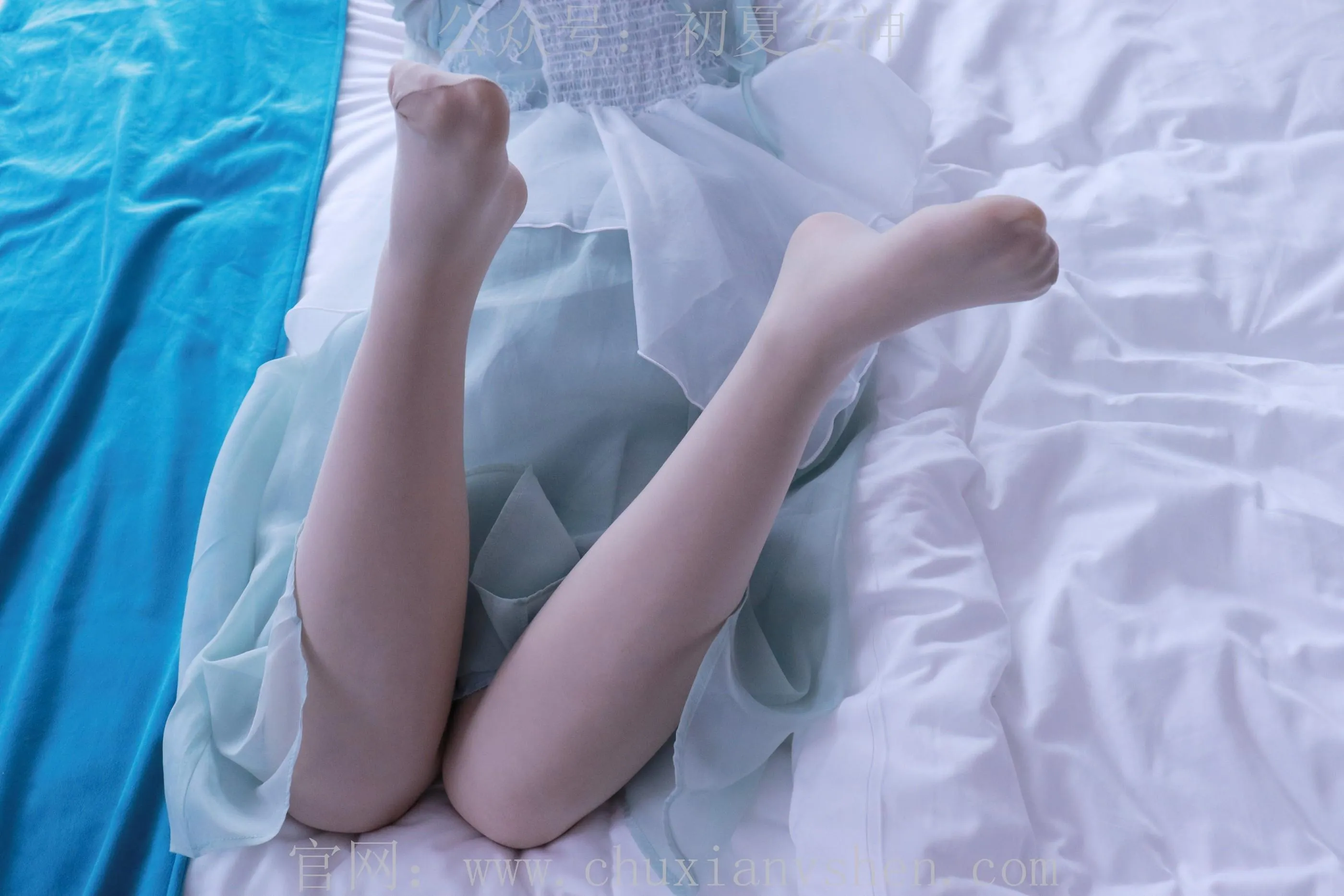 初夏女神 NO.009 念念 绿野仙踪M码连衣裙搭回力球鞋 [120P]插图2